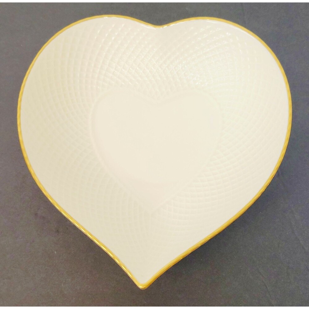 Mikasa Ivory Bone China Heart Shaped Trinket Dish 24K Gold Trim Japan B2001